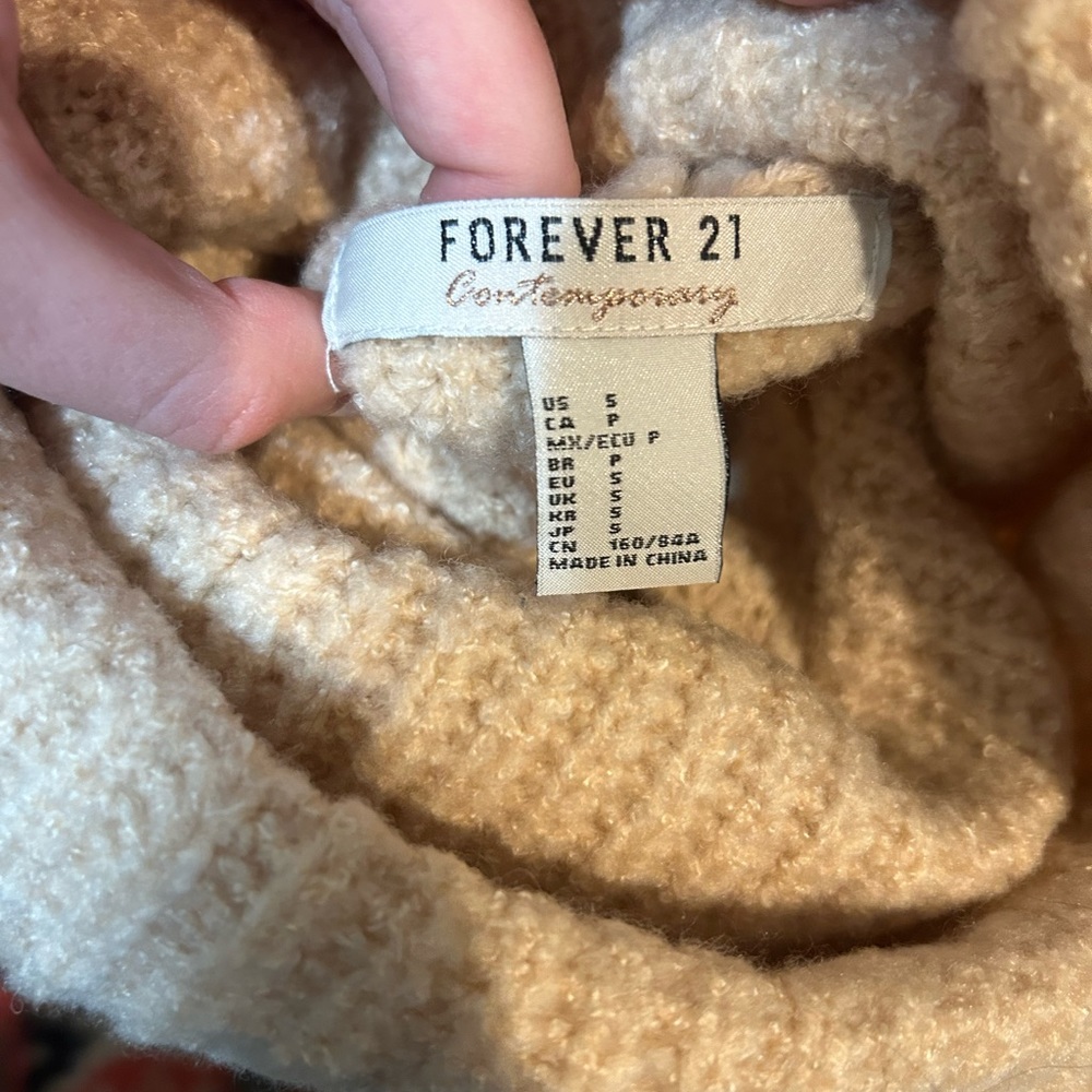 Forever 21 Turtle Neck Sweater S